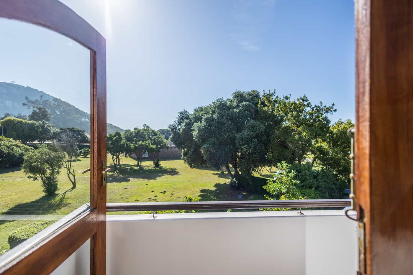 The Crescent gallery item - Image 12