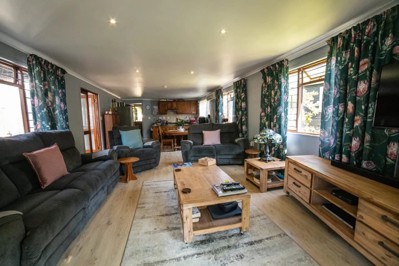 Strombolis Retirement Village - Image 4