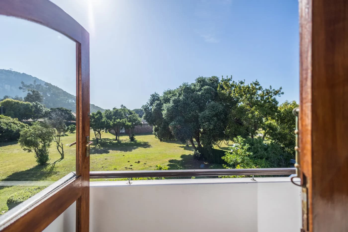 The Crescent - Image 12